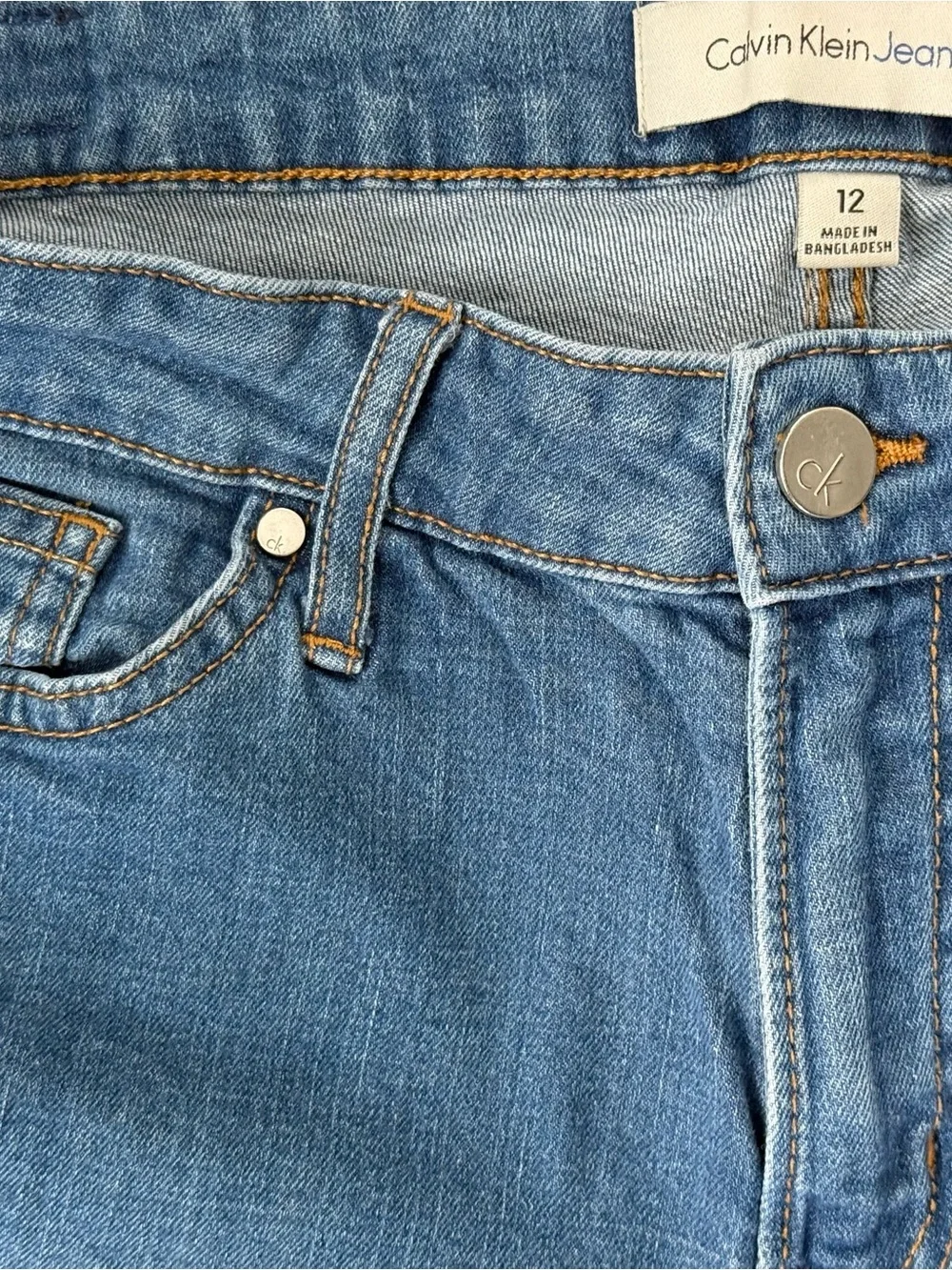 Calvin Klein Jeans 💙 elevate